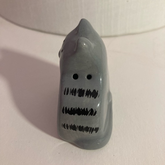 Adorable Vintage Cat & Mouse Salt & Pepper Shakers - Picture 3 of 11